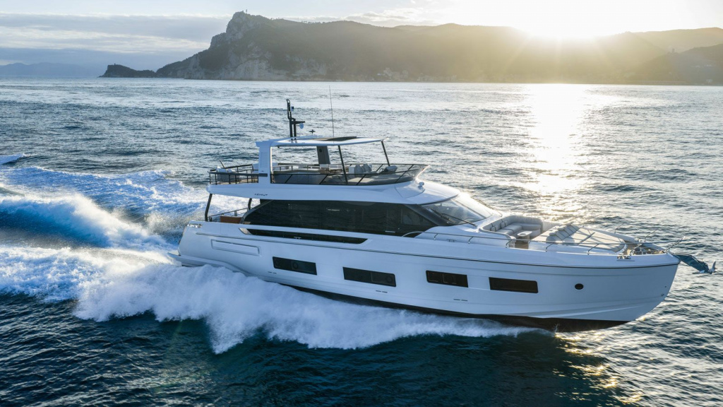 Azimut Fly 82.jpg Azimut Fly 82.jpg